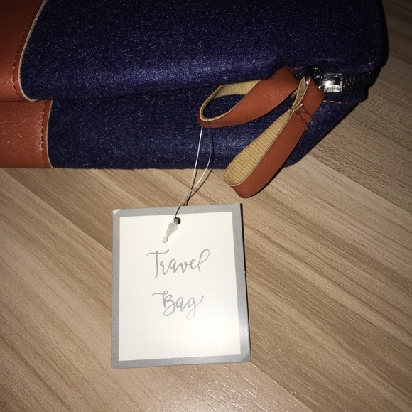 Faux Leather & Wool Travel Bag & Eyeglass Case - Picture 9 of 11